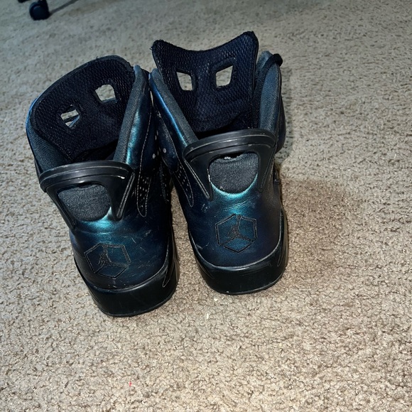 Retro 6 Black - Picture 2 of 2